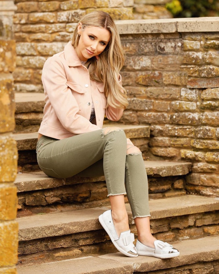Una Healy Una Healy