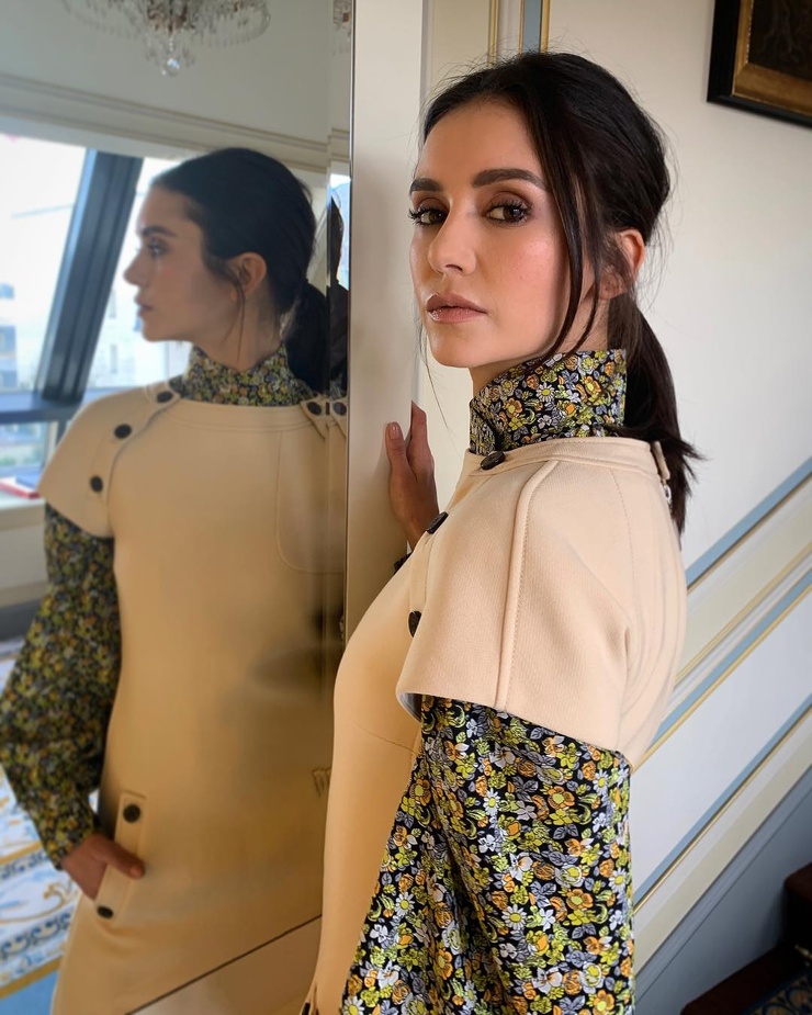 Nina Dobrev Nina Dobrev