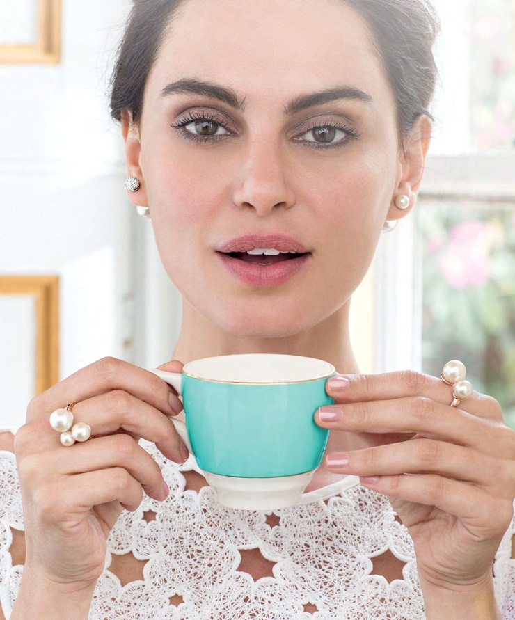 Catrinel Menghia Catrinel Menghia