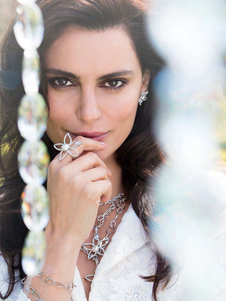 Catrinel Menghia Catrinel Menghia