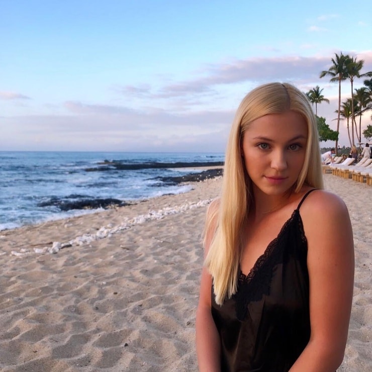 Ava Sambora