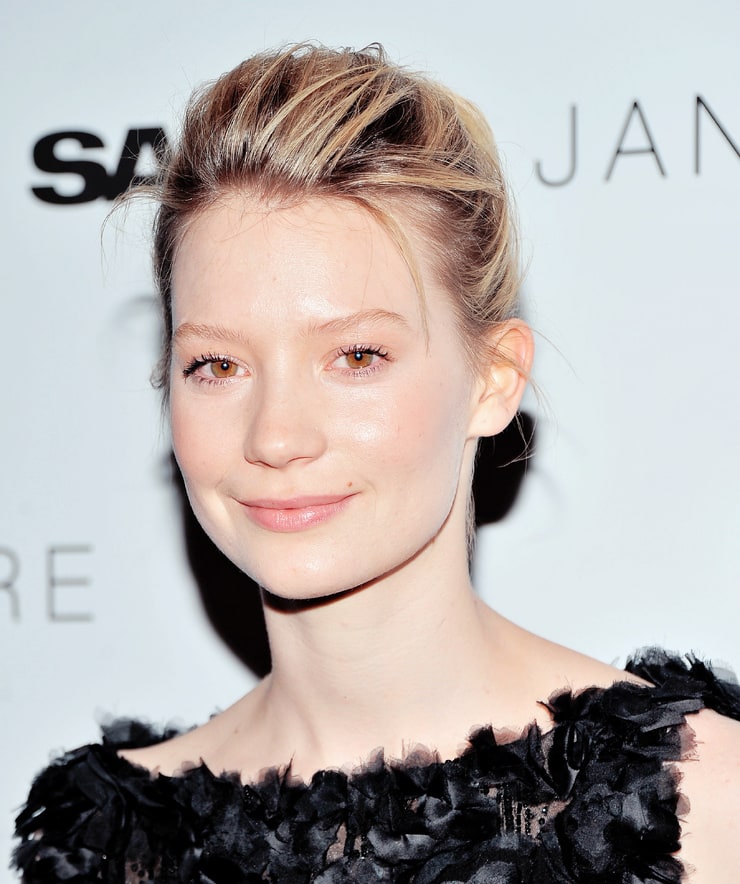 Mia Wasikowska