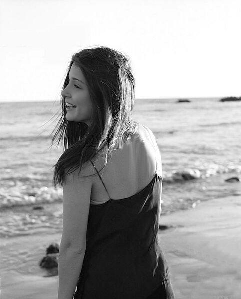 Shiri Appleby