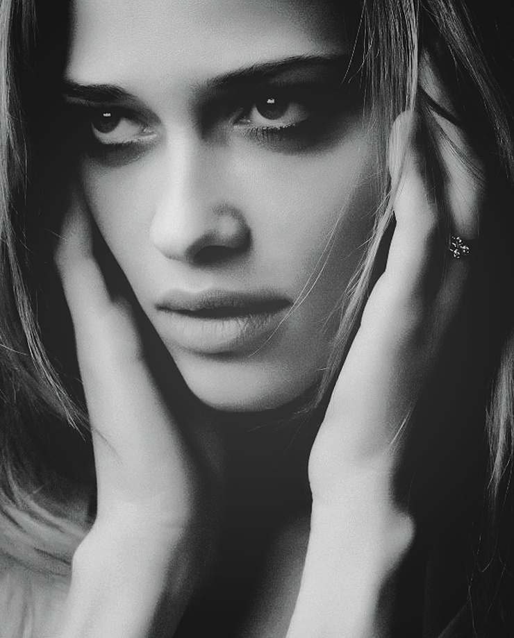 Ana Beatriz Barros Ana Beatriz Barros