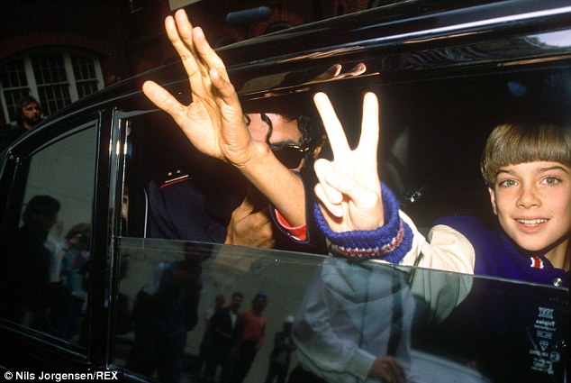 Leaving Neverland (2019)