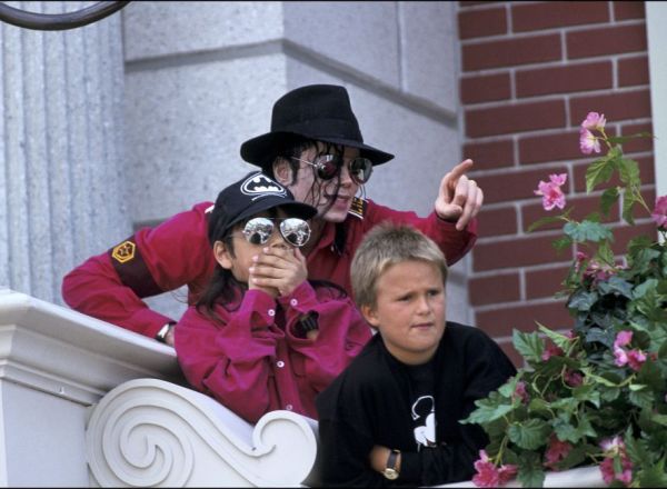 Leaving Neverland (2019)