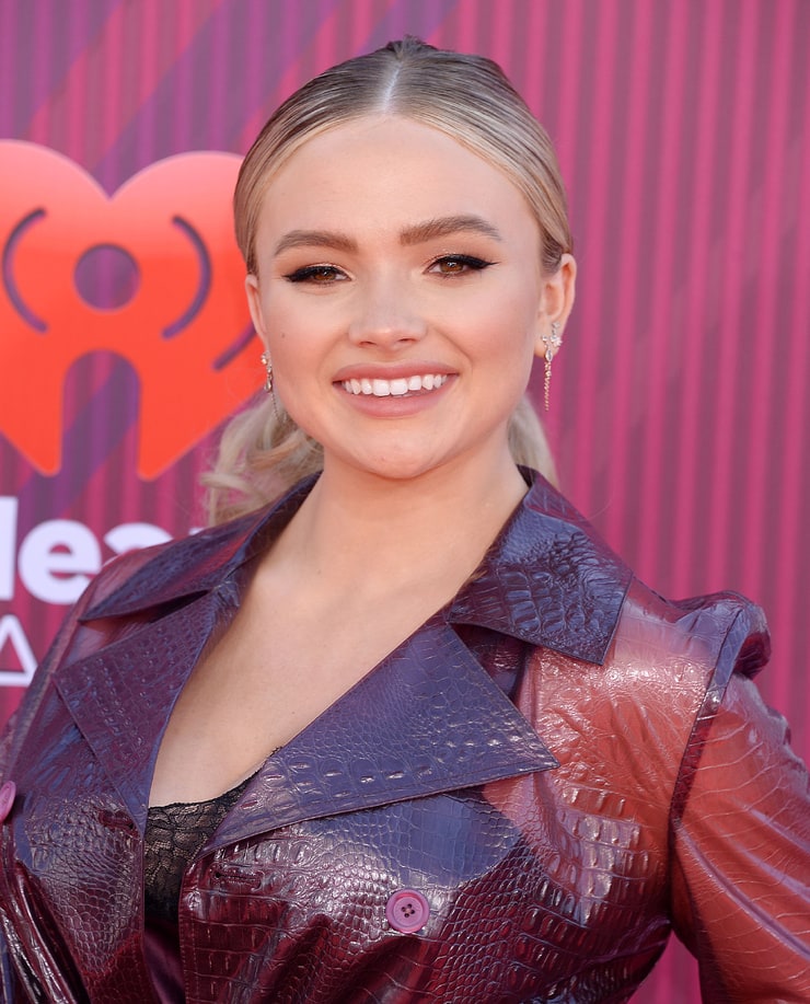 Natalie Alyn Lind