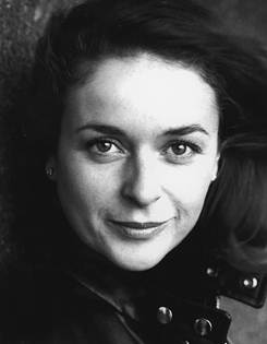 Julia Sawalha