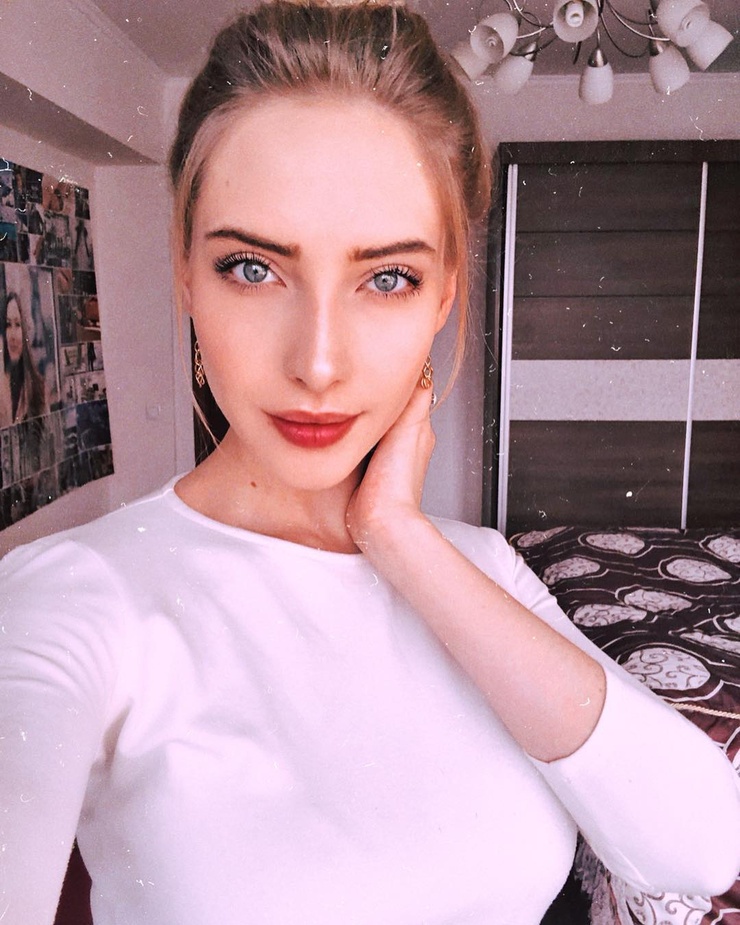 A L I S S A Strekozova A L I S S A Strekozova