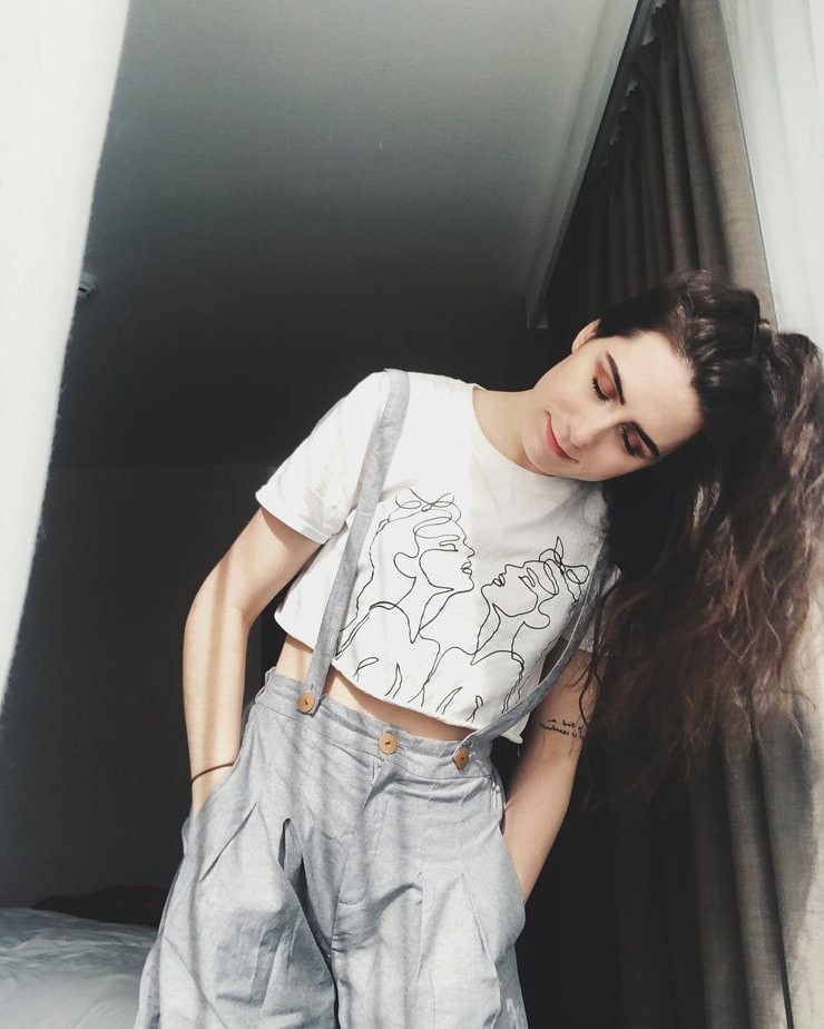 Dodie Clark