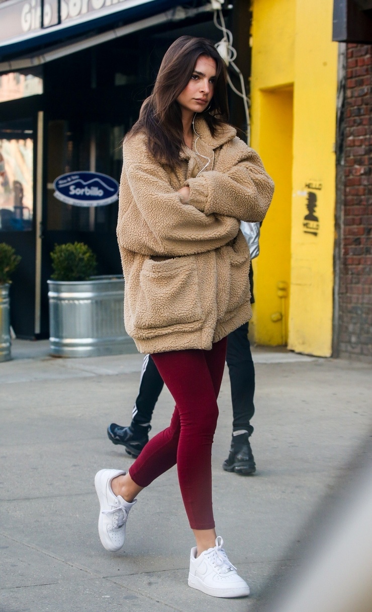 Emily Ratajkowski