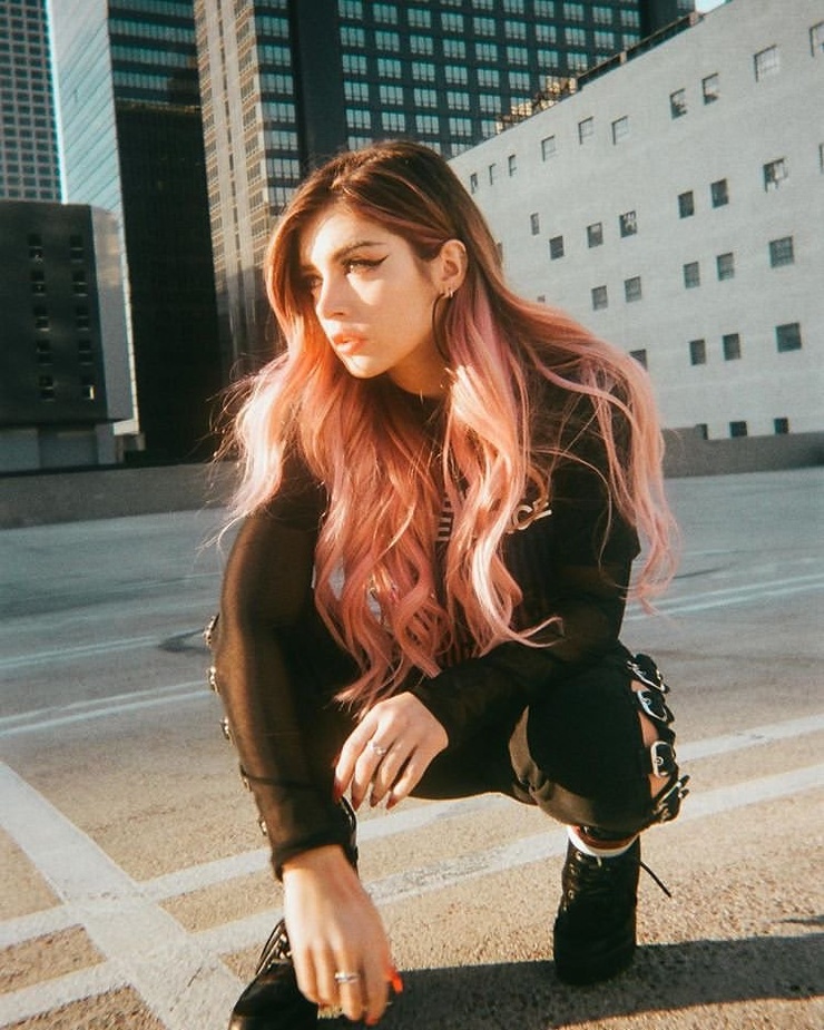 Chrissy Costanza