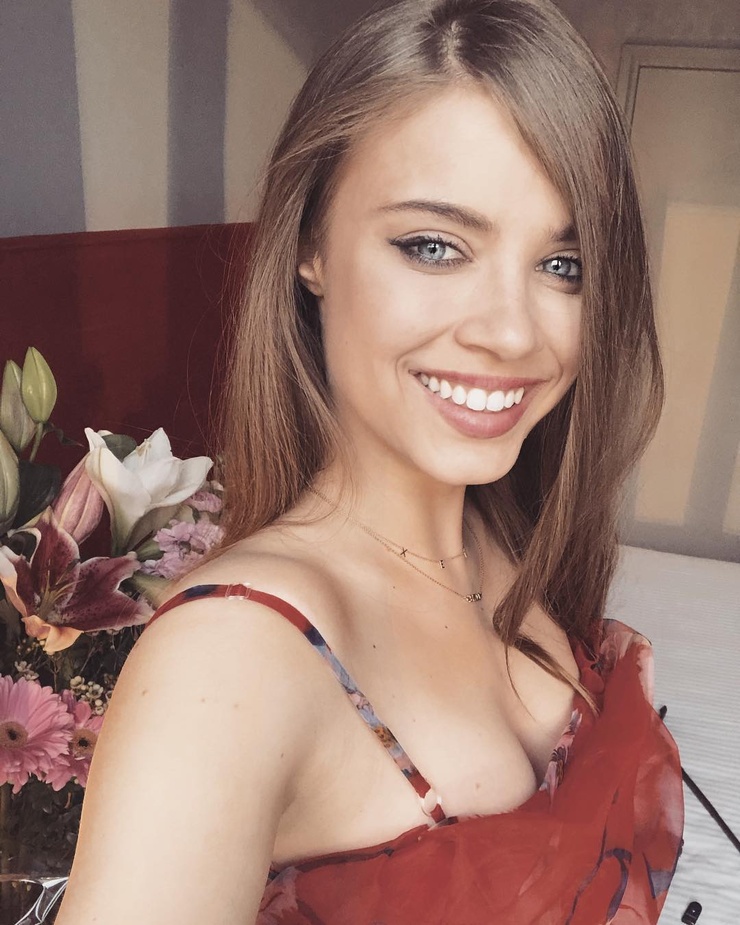 Xenia Tchoumitcheva Xenia Tchoumitcheva