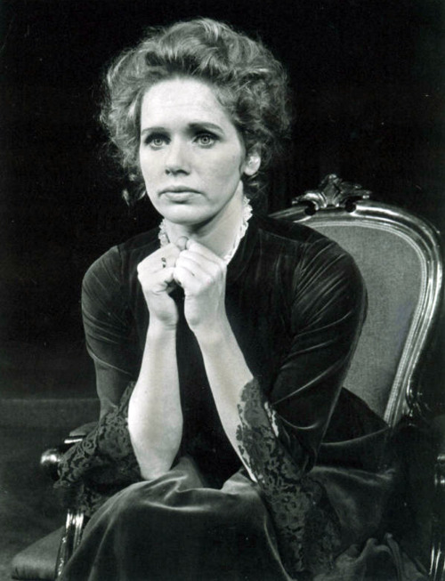 Liv Ullmann