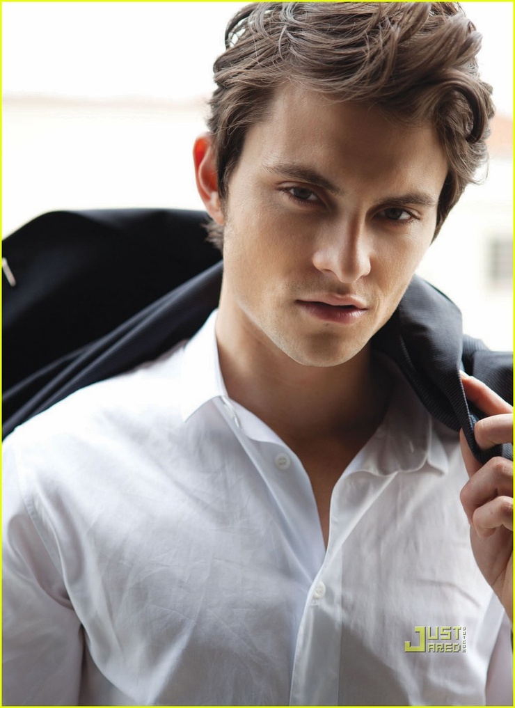 Shiloh Fernandez Shiloh Fernandez