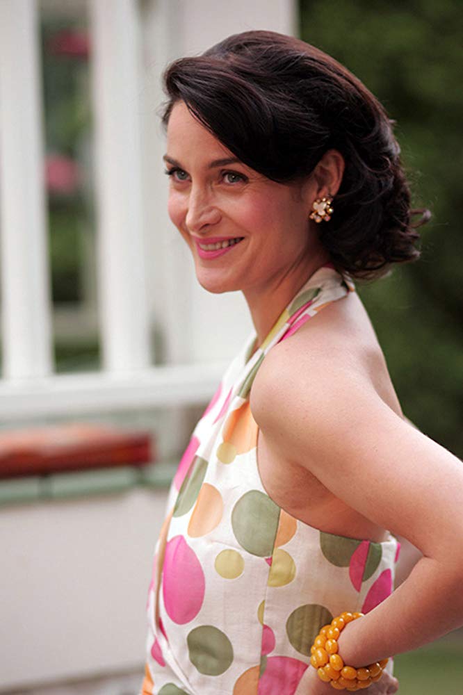 Carrie-Anne Moss