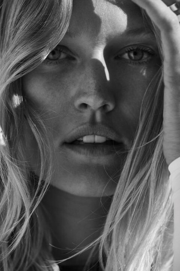 Picture of Toni Garrn