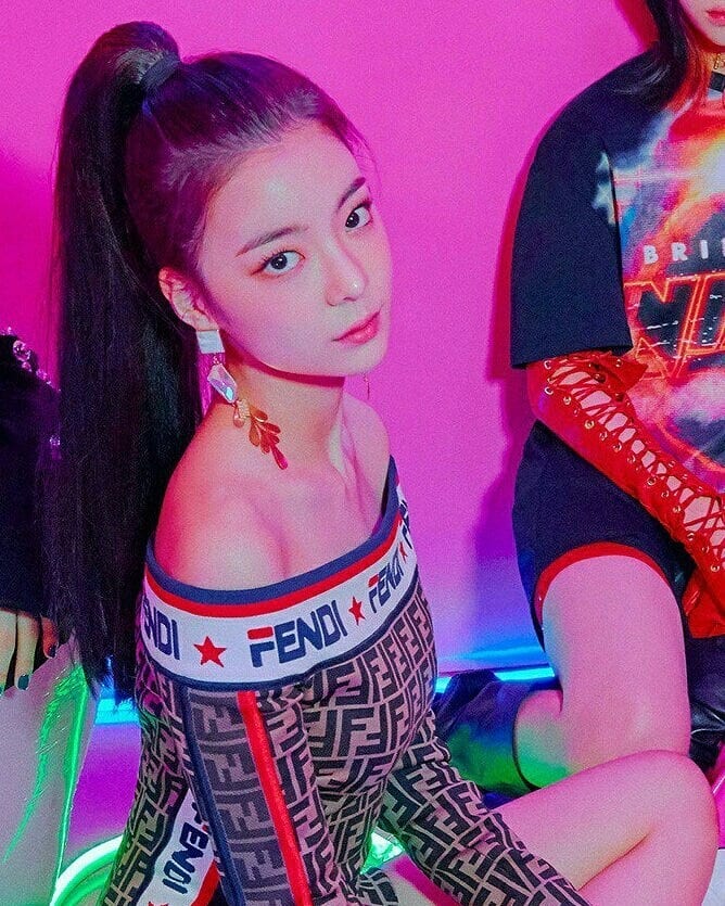 Lia (ITZY) Lia (ITZY)