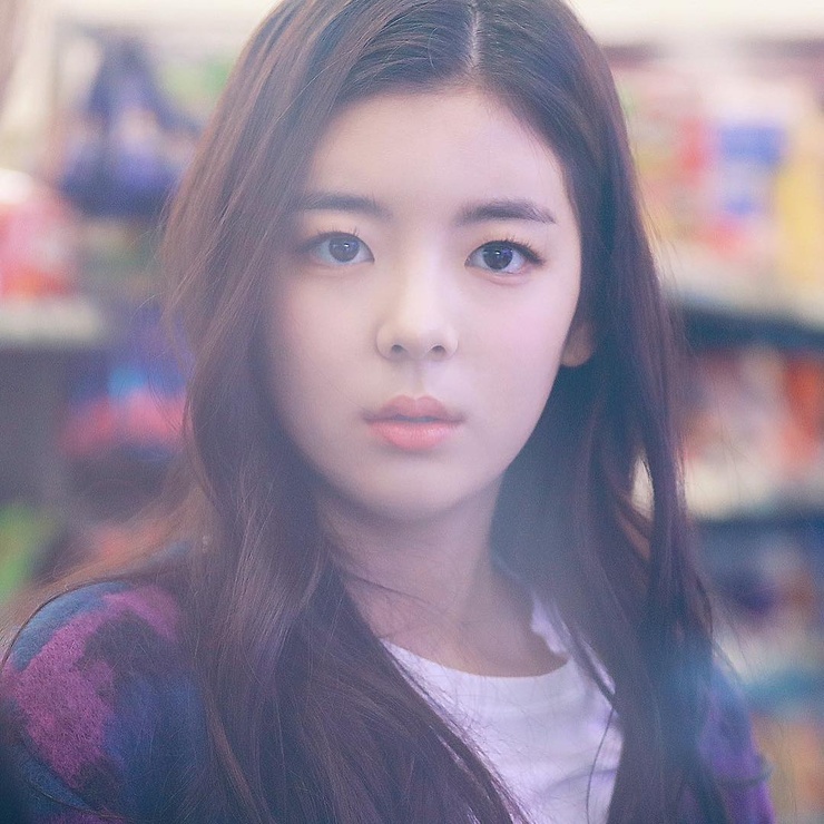 Lia (ITZY) Lia (ITZY)