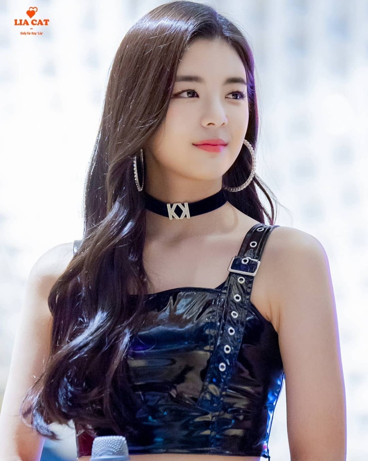 Lia (ITZY) Lia (ITZY)