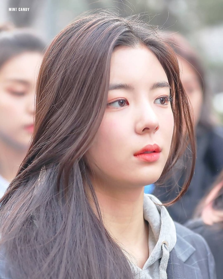 Lia (ITZY) Lia (ITZY)