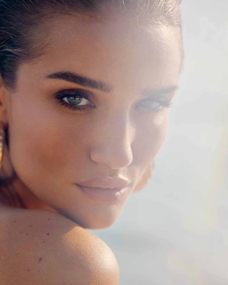 Rosie Huntington-Whiteley Rosie Huntington-Whiteley