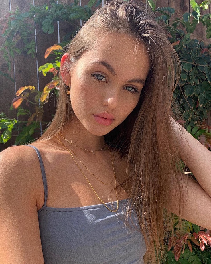 Lily Easton Lily Easton