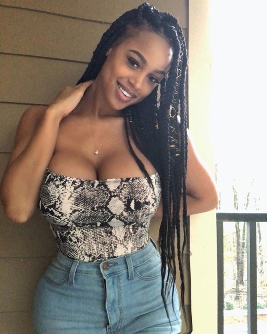 Kiyomi Leslie