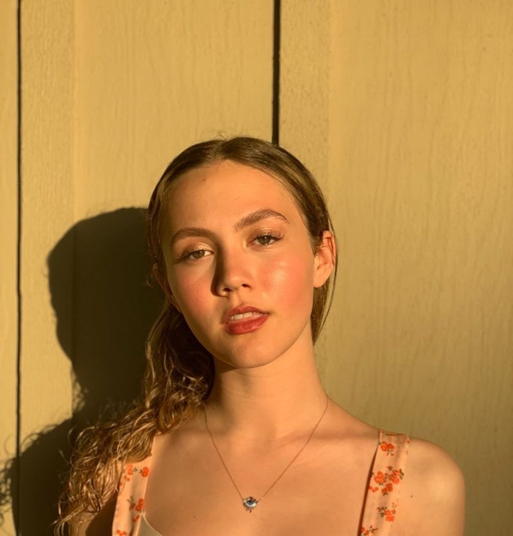 Iris Apatow