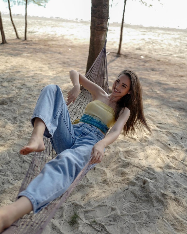Urassaya Sperbund