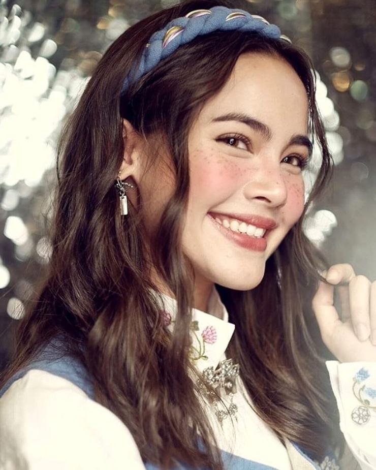 Urassaya Sperbund