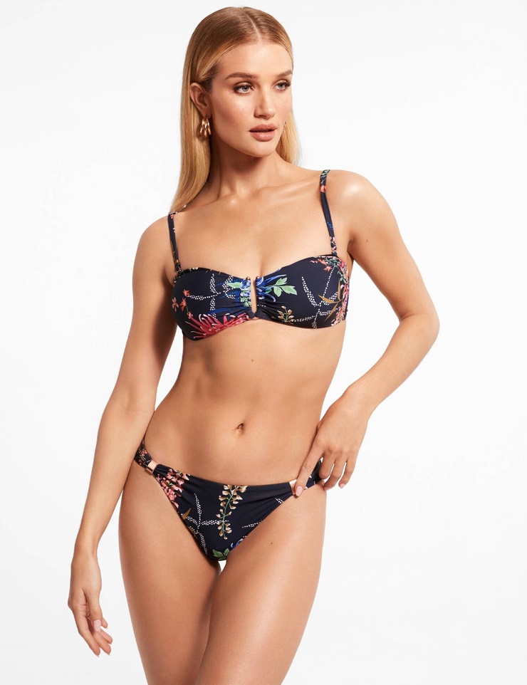 Rosie Huntington-Whiteley Rosie Huntington-Whiteley