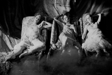 Dracula: Pages from a Virgin's Diary                                  (2002)