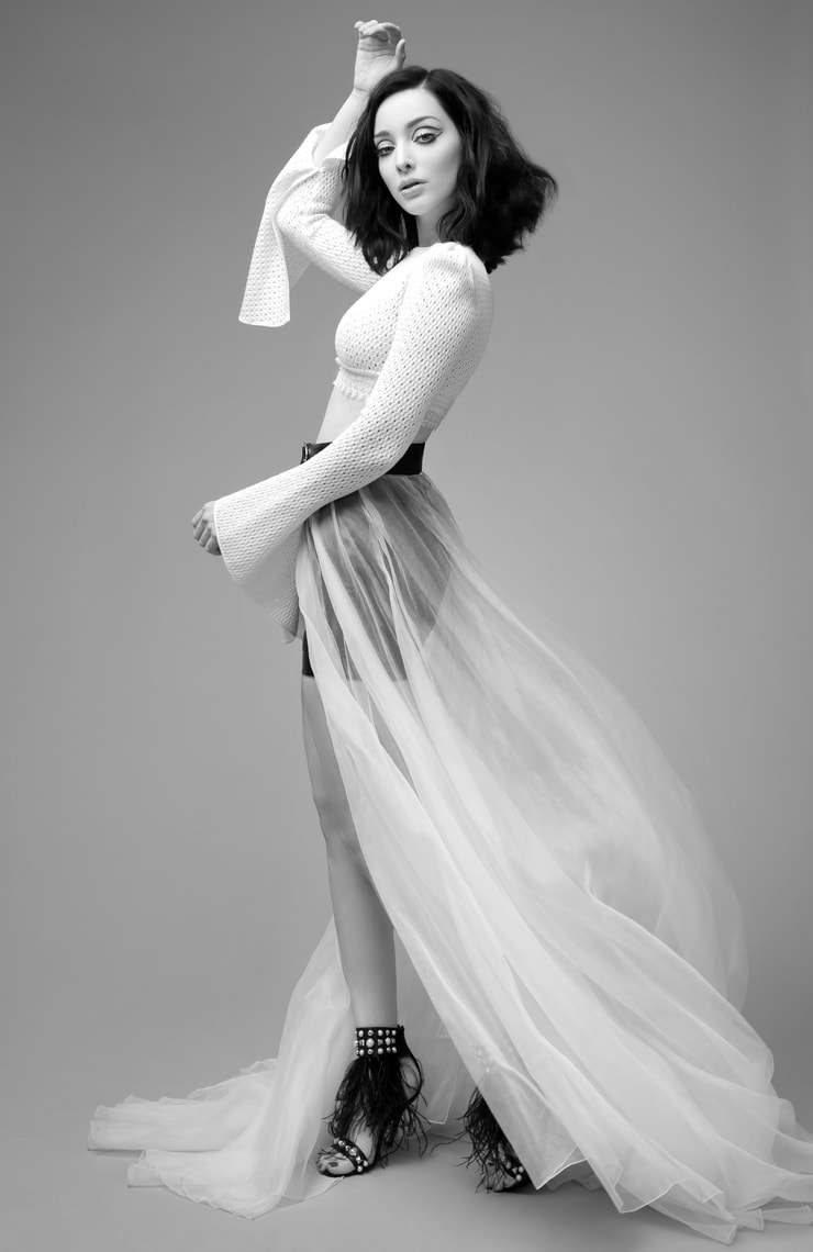 Emma Dumont Emma Dumont
