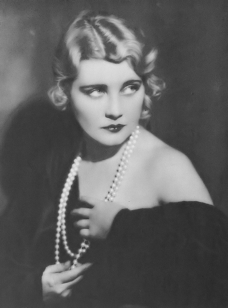 Jeanette Loff Jeanette Loff