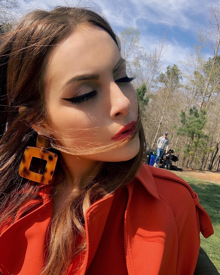 Elizabeth Gillies