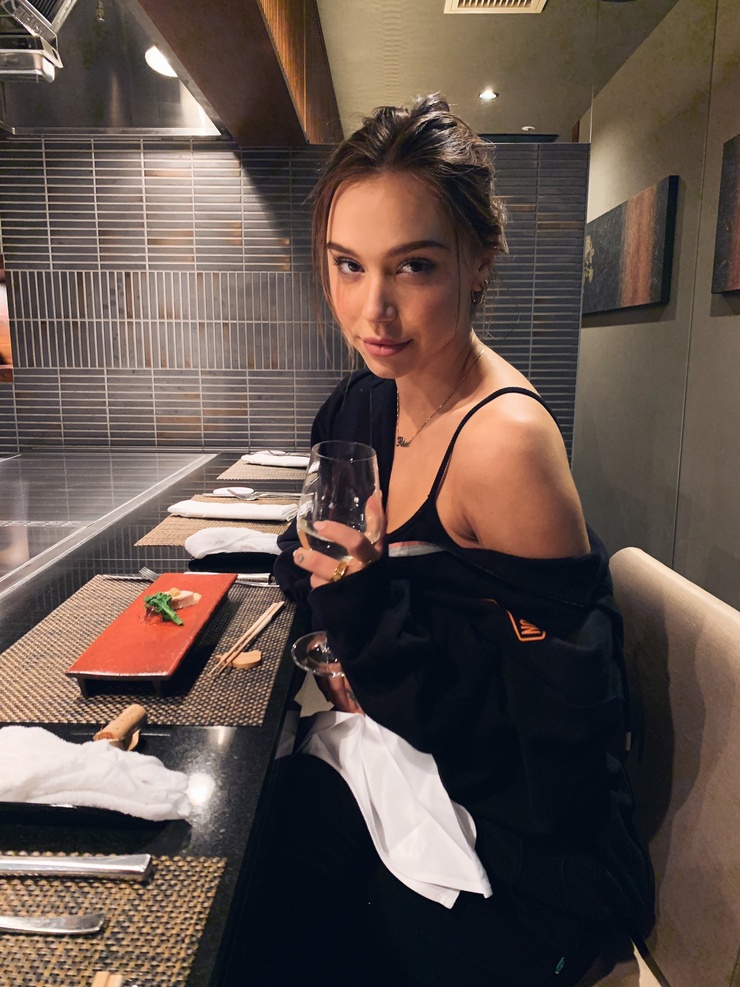 Alexis Ren
