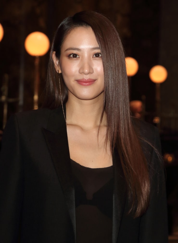 Claudia Kim