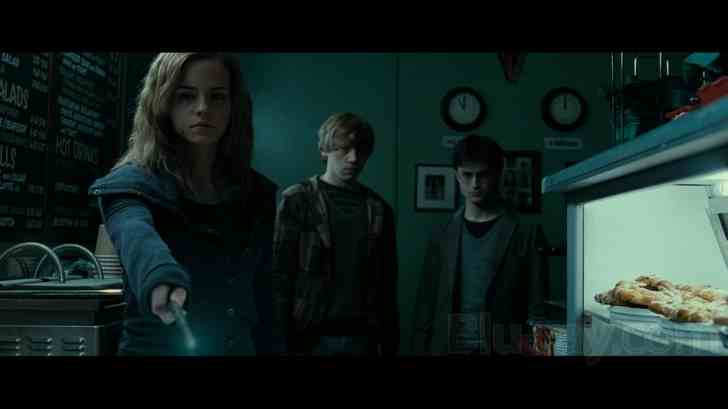 Harry Potter and the Deathly Hallows, Part 1 (Blu-ray + DVD)  [Region Free]