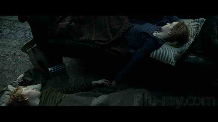 Harry Potter and the Deathly Hallows, Part 1 (Blu-ray + DVD)  [Region Free]
