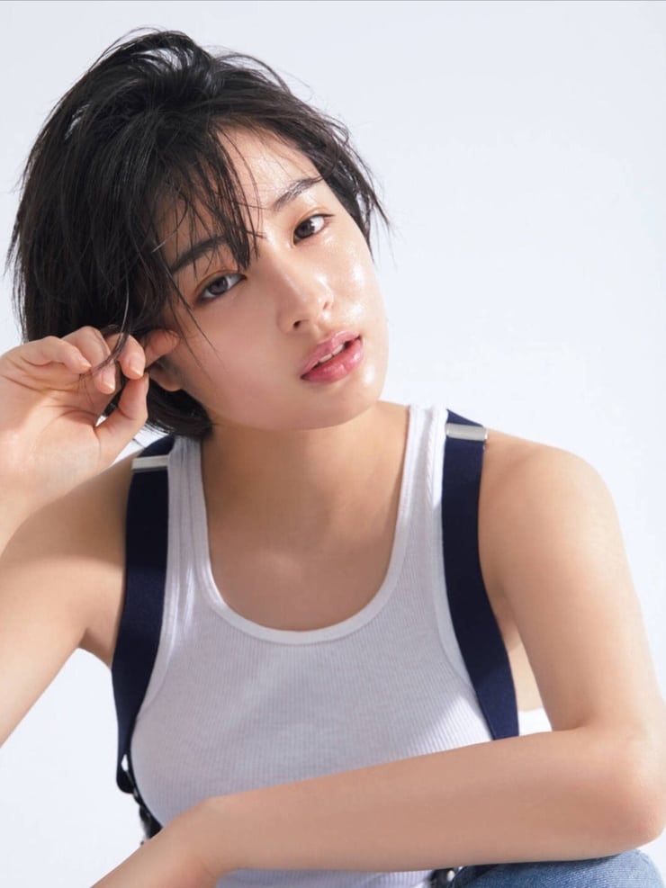 Suzu Hirose