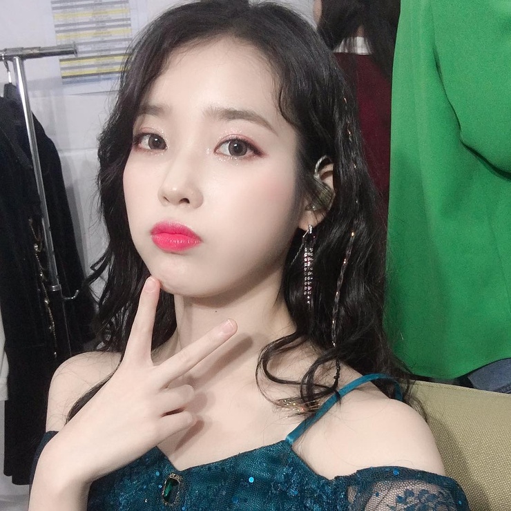 IU