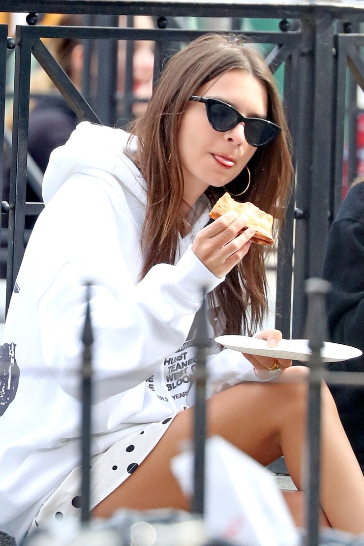 Emily Ratajkowski