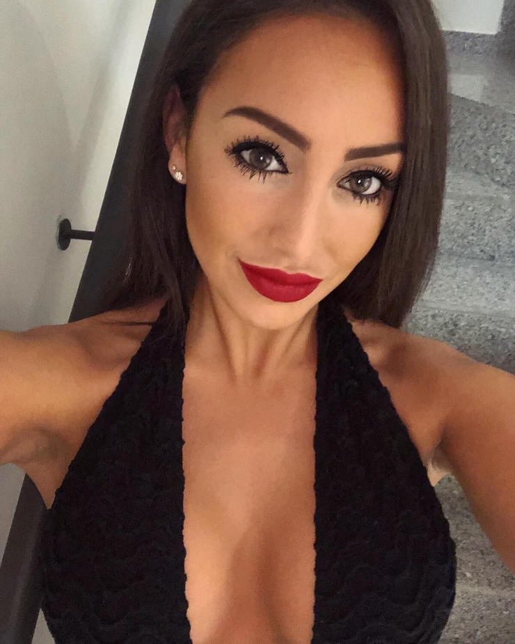 Maria Donis Maria Donis