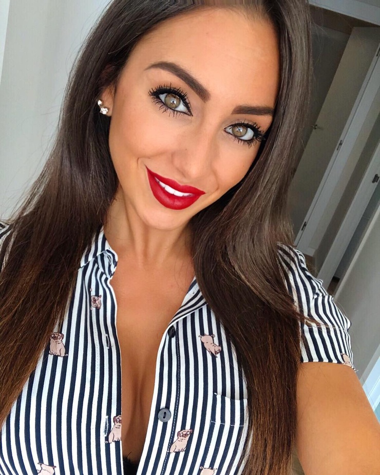 Maria Donis Maria Donis
