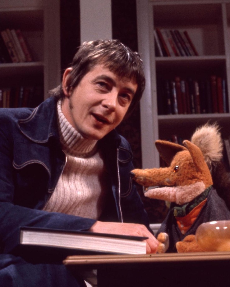 Derek Fowlds