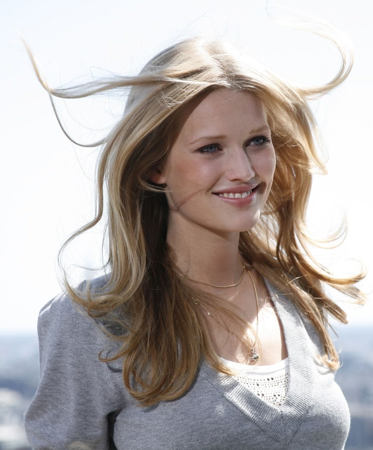 Toni Garrn Toni Garrn