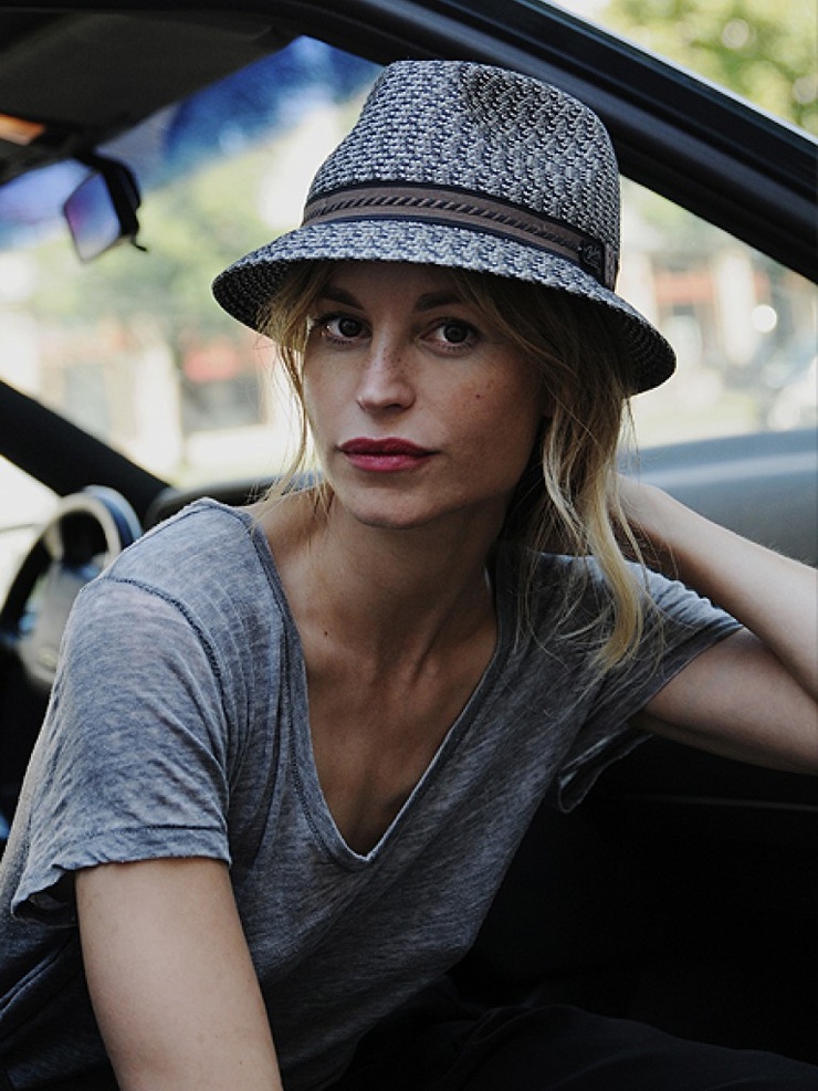Katrine De Candole