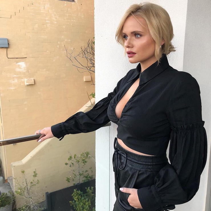 Alli Simpson