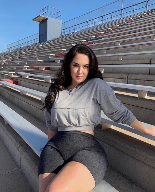 Holly Luyah